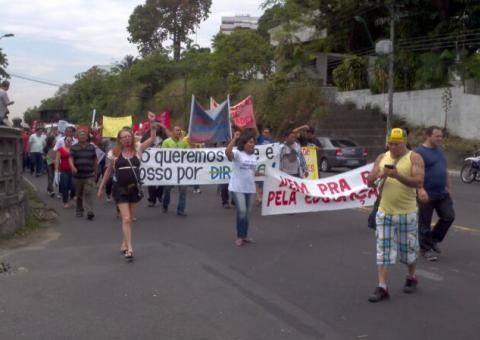 Passeata dos professores municipais com protesto na Av. Recife
